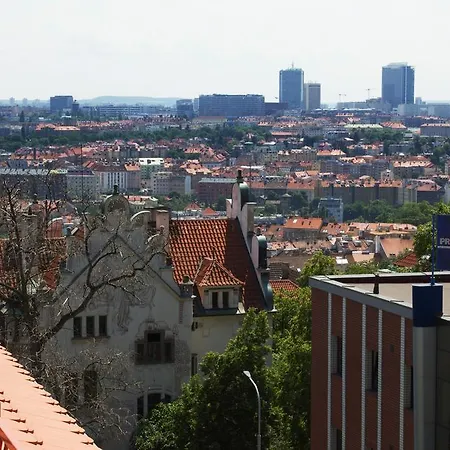 Your In Prague, Apt. Belvedere Vendégház *