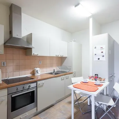 ゲストハウス Your In Prague, Apt. Belvedere プラハ